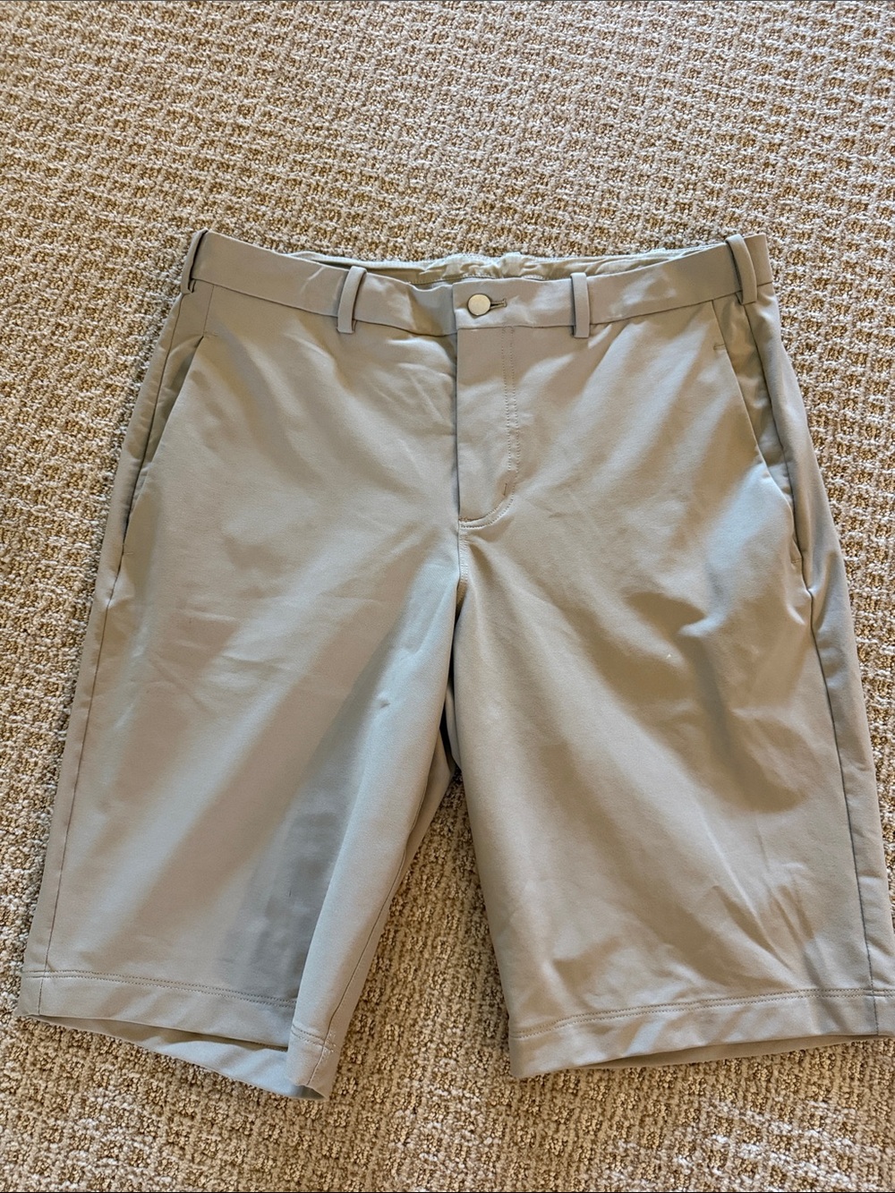 Men’s Lululemon flat front dressy light khaki shorts size 36 Nice!